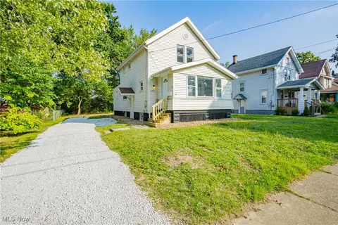 1942 High St, Cuyahoga Falls, OH 44221