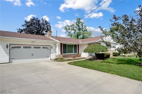 3360 Lloyd St, Cuyahoga Falls, OH 44221
