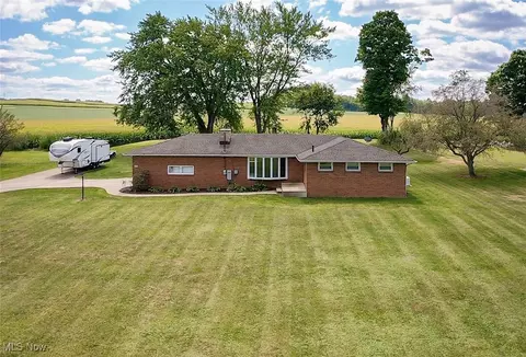 7778 Georgetown St, Louisville, OH 44641