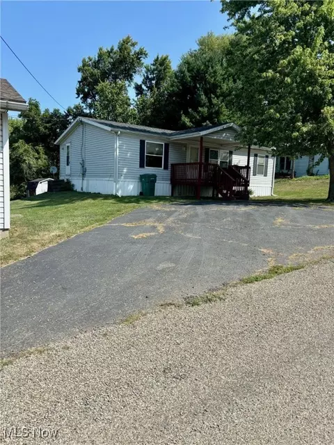 35 Sand Ridge Rd, Zanesville, OH 43701