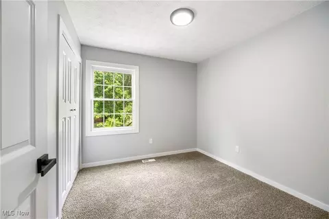2834 Robindale Ave, Akron, OH 44312 photo 8