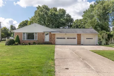 5800 Wilson Mills Rd, Cleveland, OH 44143