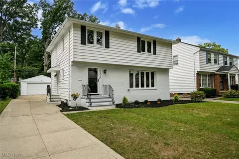 19020 Scottsdale Blvd, Shaker Heights, OH 44122