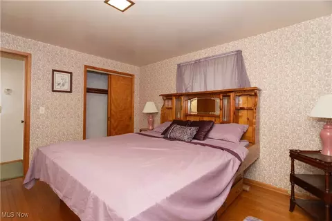 Bedroom - 6989 Rolling Ridge Rd NE, Canton, OH 44721 photo 3 of 6