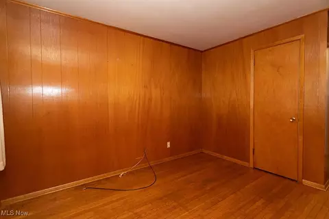 Bedroom - 6989 Rolling Ridge Rd NE, Canton, OH 44721 photo 6 of 6