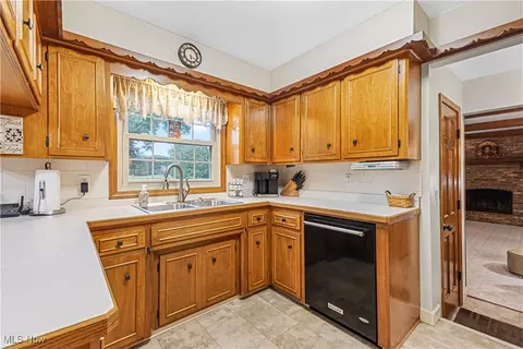 Kitchen - 7961 Spartan Dr, Boardman, OH 44512 photo 1 of 3