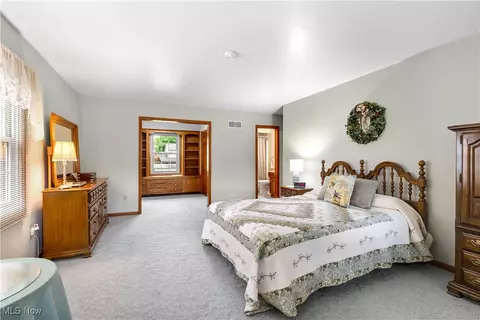 Bedroom - 7961 Spartan Dr, Boardman, OH 44512 photo 3 of 7