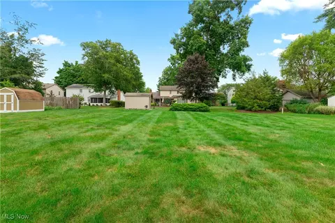 Exterior - 7961 Spartan Dr, Boardman, OH 44512 photo 7 of 10