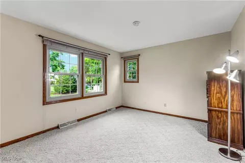 Bedroom - 7961 Spartan Dr, Boardman, OH 44512 photo 6 of 7