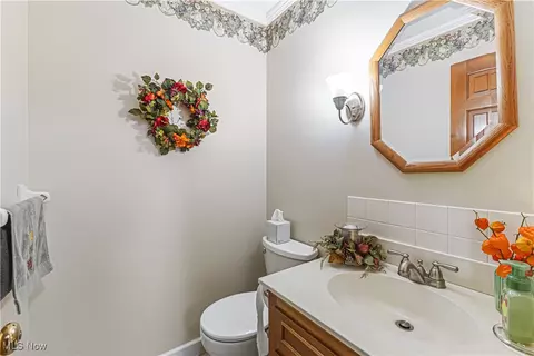 Bath - 7961 Spartan Dr, Boardman, OH 44512 photo 1 of 3