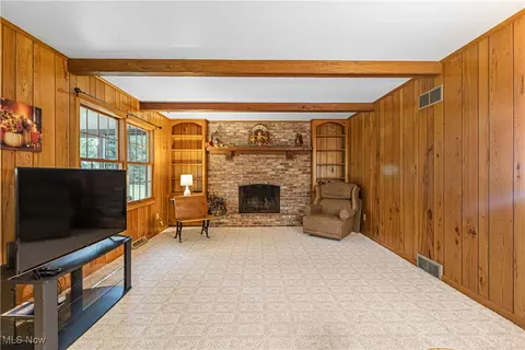 Living - 7961 Spartan Dr, Boardman, OH 44512 photo 4 of 5