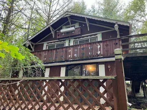 6074 Vo Ash Dr SW, Carrollton, OH 44615