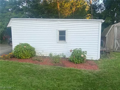56 E 219th St, Euclid, OH 44123 photo 8