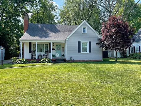 1072 Kingsway St, Alliance, OH 44601