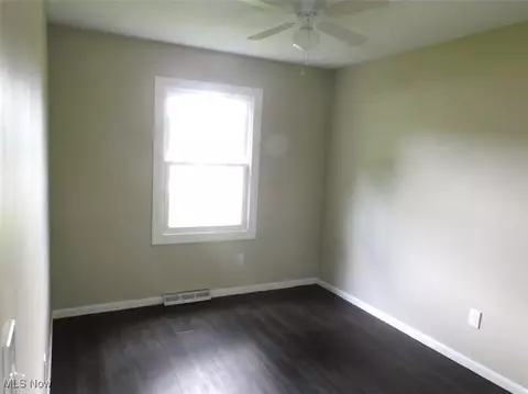 Bedroom - 6288 S Main St, Ashtabula, OH 44004 photo 3 of 6