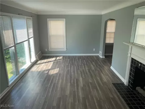 313 E 214th St, Euclid, OH 44123 photo 6