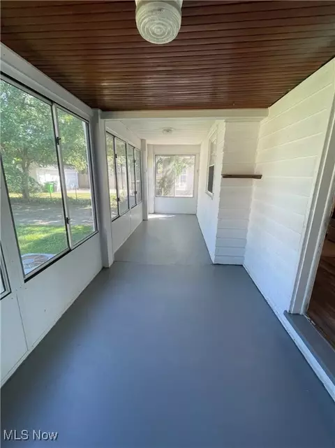 313 E 214th St, Euclid, OH 44123 photo 12