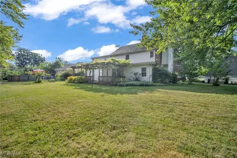 Exterior - 822 Washington Ave, Elyria, OH 44035 photo 7 of 7