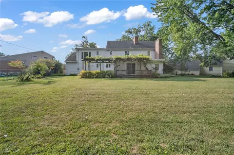 Exterior - 822 Washington Ave, Elyria, OH 44035 photo 6 of 7