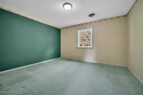 Bedroom - 822 Washington Ave, Elyria, OH 44035 photo 5 of 10