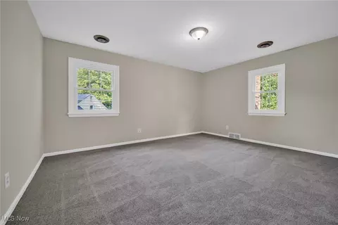 Bedroom - 822 Washington Ave, Elyria, OH 44035 photo 3 of 10