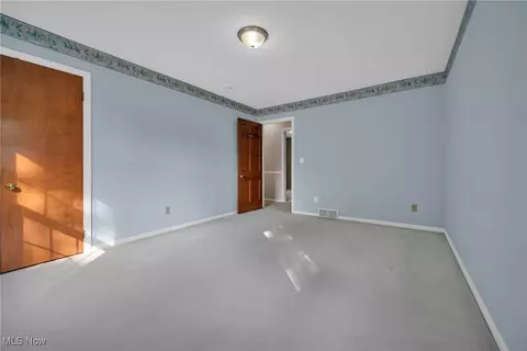 Bedroom - 822 Washington Ave, Elyria, OH 44035 photo 8 of 10