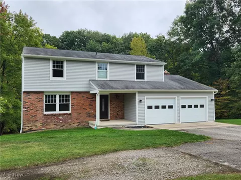 10665 Longview Trl, Chagrin Falls, OH 44023