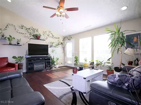4627 Fields Way, Lorain, OH 44053 photo 6