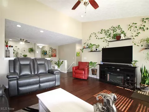 4627 Fields Way, Lorain, OH 44053 photo 5
