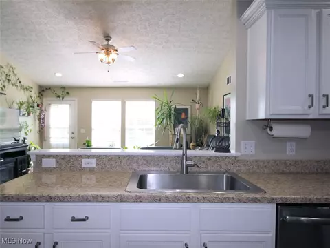 4627 Fields Way, Lorain, OH 44053 photo 9