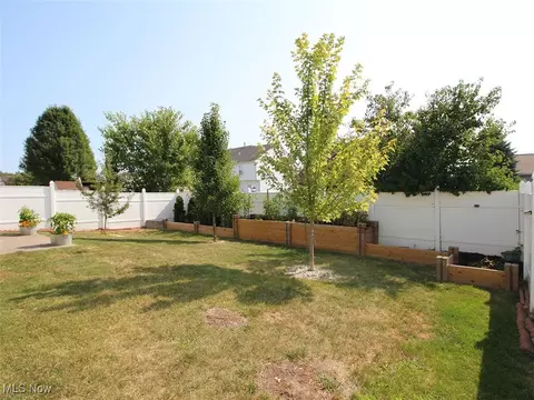 4627 Fields Way, Lorain, OH 44053 photo 31