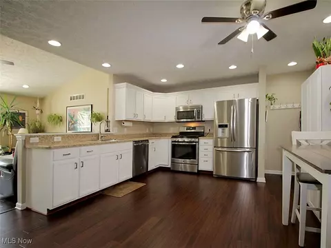 4627 Fields Way, Lorain, OH 44053 photo 7