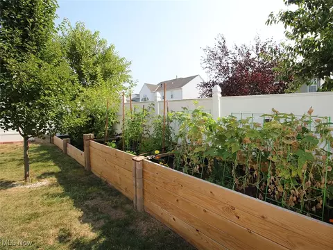 4627 Fields Way, Lorain, OH 44053 photo 32