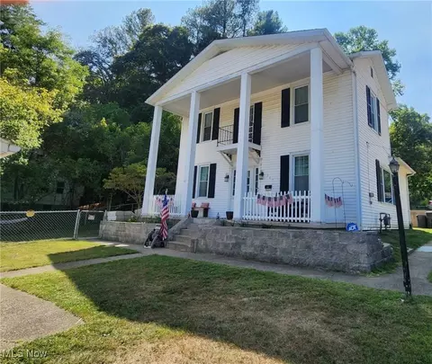 307 Wetzgall St, Pomeroy, OH 45769 photo 2
