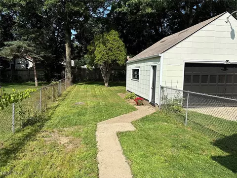 Exterior - 1225 Ford Ct NW, Canton, OH 44708 photo 6 of 6