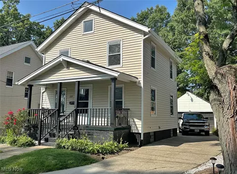 1225 Ford Ct NW, Canton, OH 44708