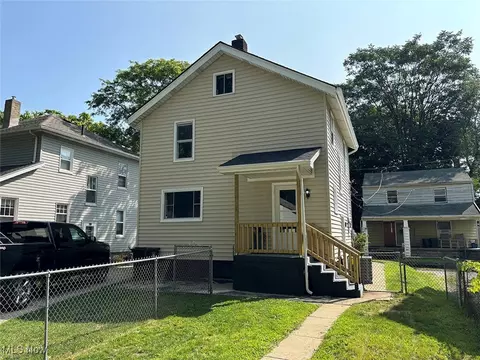 Exterior - 1225 Ford Ct NW, Canton, OH 44708 photo 4 of 6