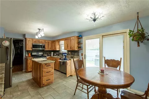 107 Devonshire Ct, Elyria, OH 44035 photo 10