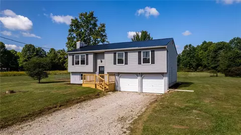 6175 Thompson Clark Rd, Bristolville, OH 44402