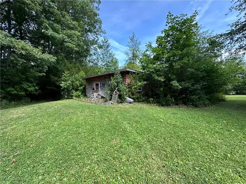4937 Blakeslee St, Ashtabula, OH 44004 photo 3