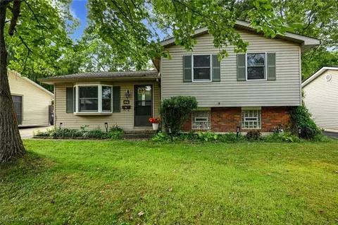 1016 Ellsworth Dr, Akron, OH 44313