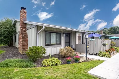 2667 Mull Ave #19D, Copley, OH 44321