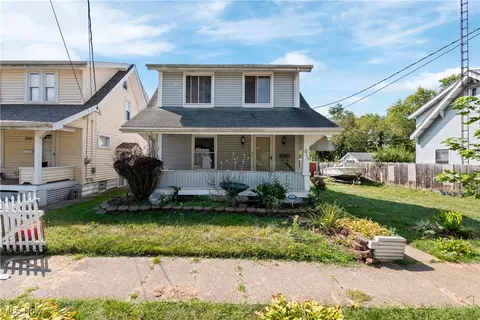2346 Indiana Way NE, Canton, OH 44705