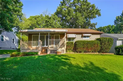 657 Lynn Dr, Cuyahoga Falls, OH 44221