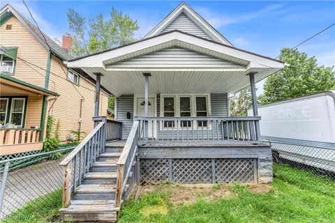 852 E 147th St, Cleveland, OH 44110