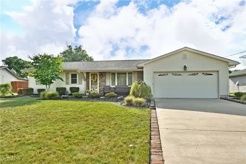 2274 Sprucewood Ct, Youngstown, OH 44515