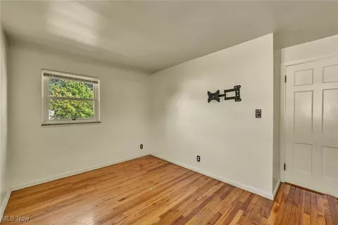 Bedroom - 238 E 266th St, Euclid, OH 44132 photo 8 of 9