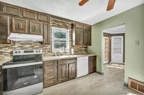 Kitchen - 238 E 266th St, Euclid, OH 44132 photo 1 of 1