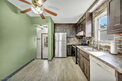 Entry Way - 238 E 266th St, Euclid, OH 44132 photo 1 of 1