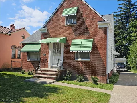 2232 S Taylor Rd, Cleveland Heights, OH 44118